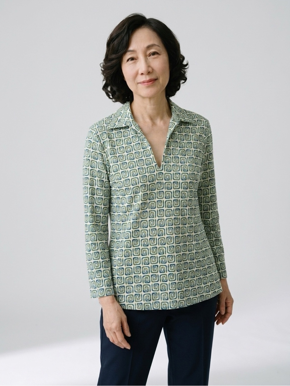 J. McLaughlin Cream Top with Blue and Green Geometric Print - Picture 5 of 7